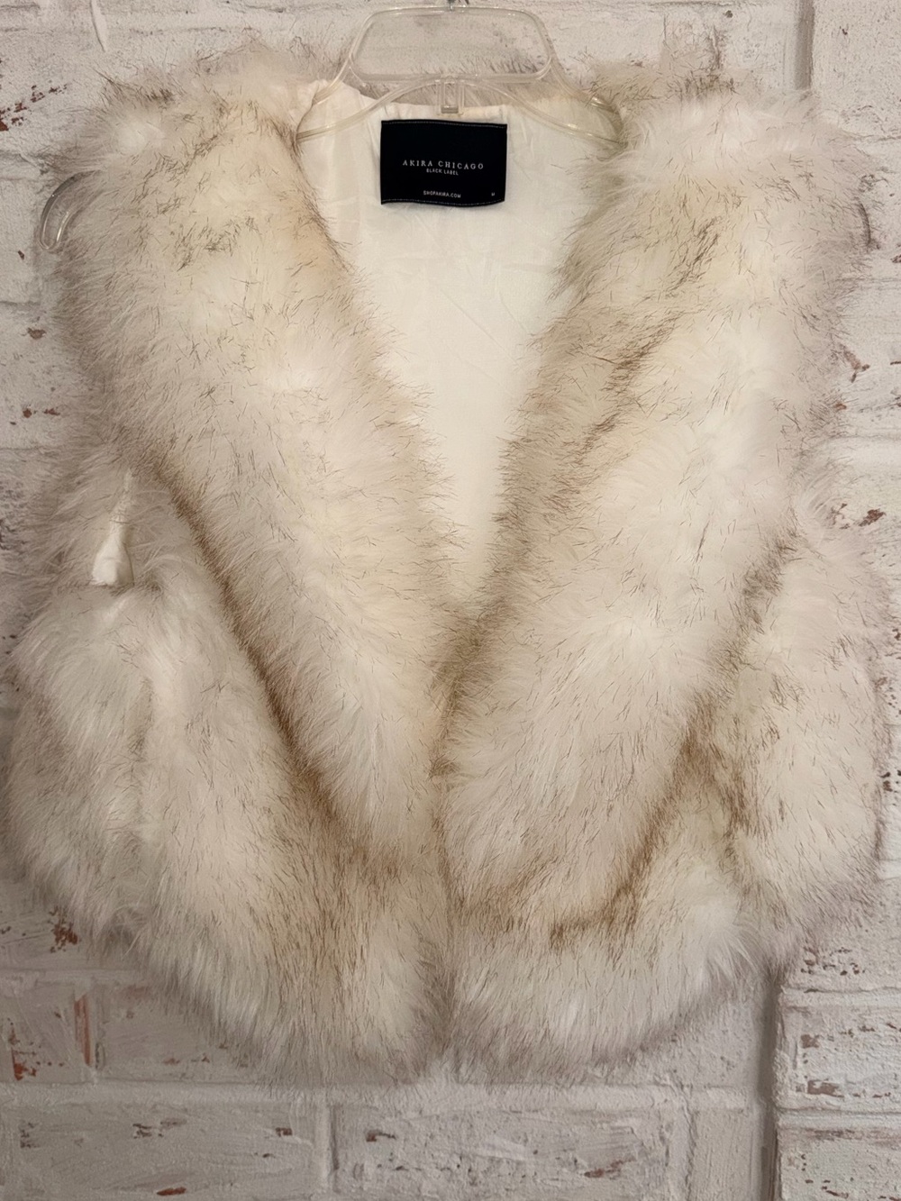 AKIRA Chicago Black Label Faux Fur Vest Ivory Cream Double Clasp Closure Size M